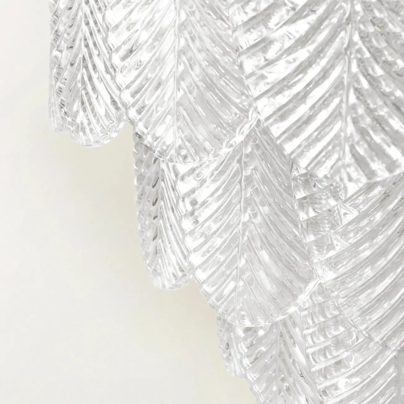 Lustre élégant en cristal et verre en forme de feuille