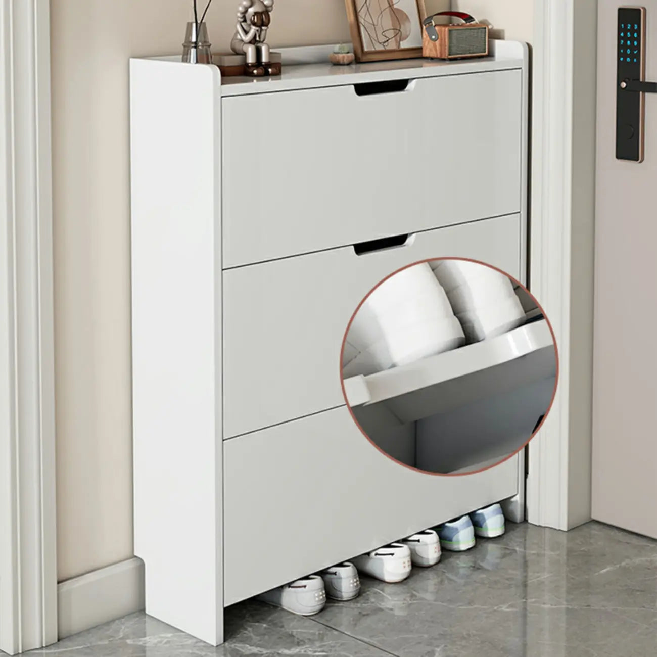 Scarpiera a 3 livelli in legno bianco con anta a ribalta