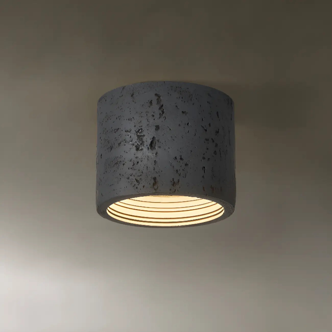 Plafonnier cylindrique encastré à intensité variable pour usage intérieur