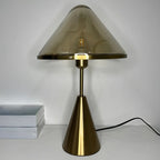 Lampe de bureau moderne dorée avec abat-jour conique en verre pour salon