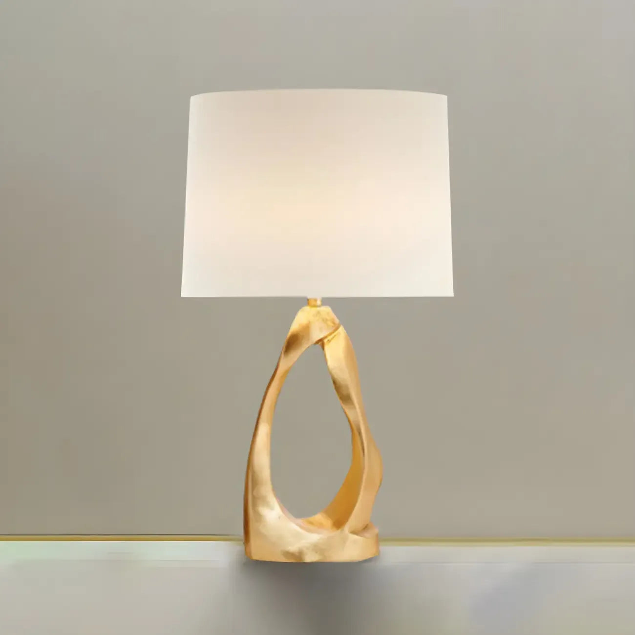 Lampe de bureau électrique moderne à brancher avec base dorée pour chambre à coucher