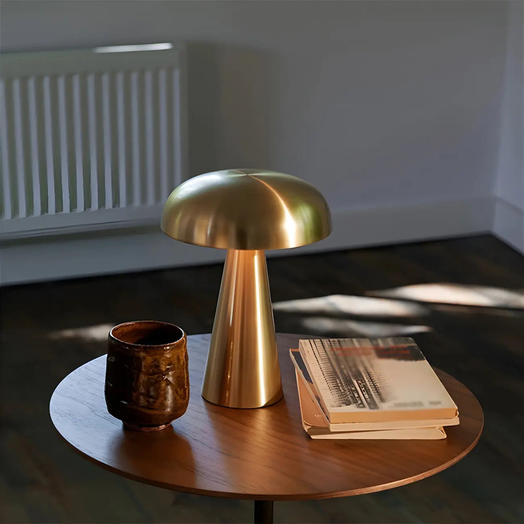 Lampe de table contemporaine en laiton rechargeable pour la maison