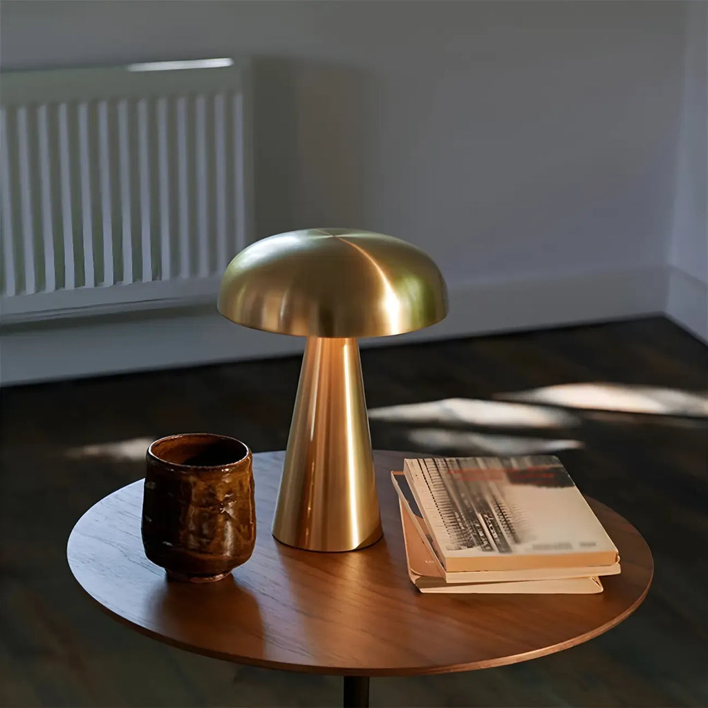 Lampe de table contemporaine en laiton rechargeable pour la maison