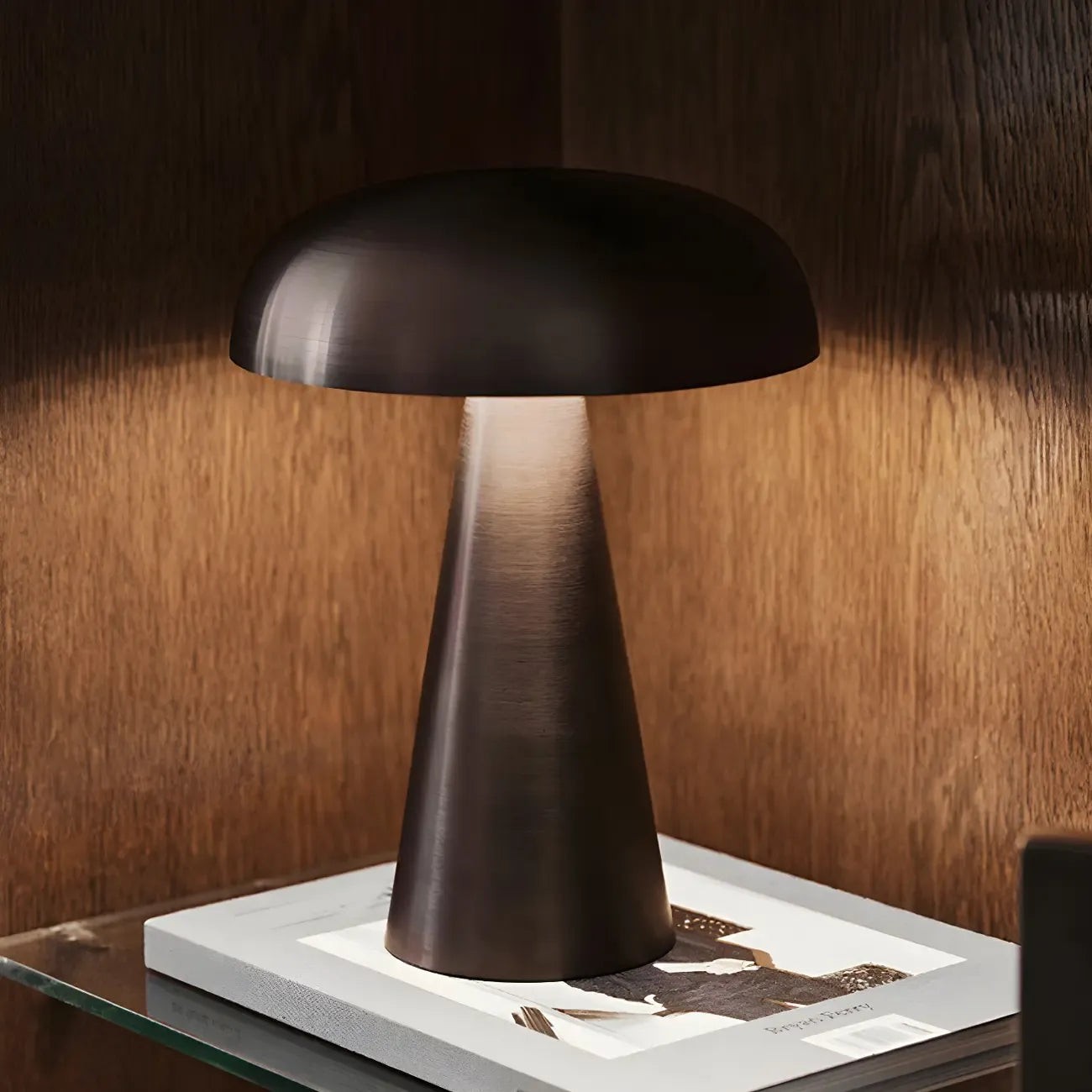 Lampe de table contemporaine en laiton rechargeable pour la maison