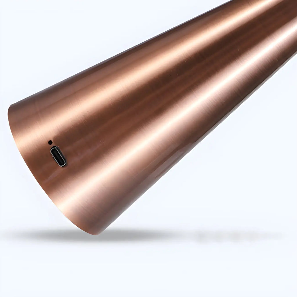 Lampe de table contemporaine en laiton rechargeable pour la maison