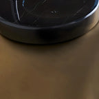 Lampe de table moderne en métal noir et verre avec socle porte-gobelet