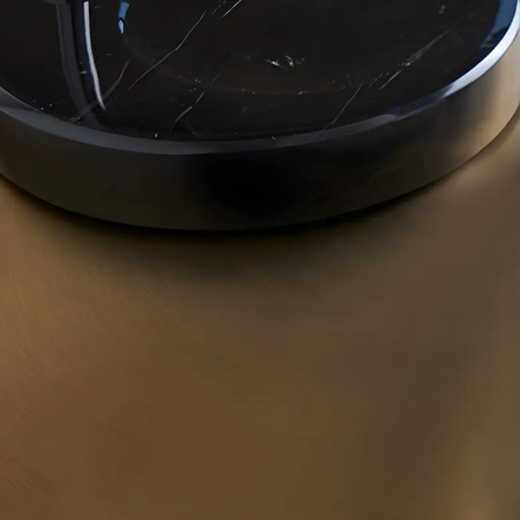 Lampe de table moderne en métal noir et verre avec socle porte-gobelet