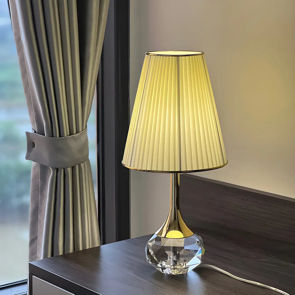 Lampe de table élégante en cristal avec abat-jour plissé pour salon