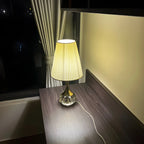 Lampe de table élégante en cristal avec abat-jour plissé pour salon