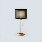 Lampe de table géométrique moderne avec interrupteur à tirette pour usage résidentiel