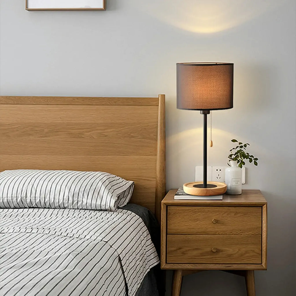 Lampe de table géométrique moderne avec interrupteur à tirette pour usage résidentiel