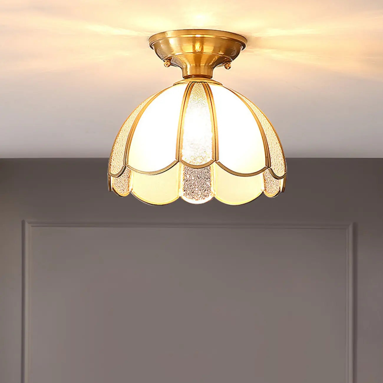 Plafonnier semi-encastré géométrique moderne pour salon