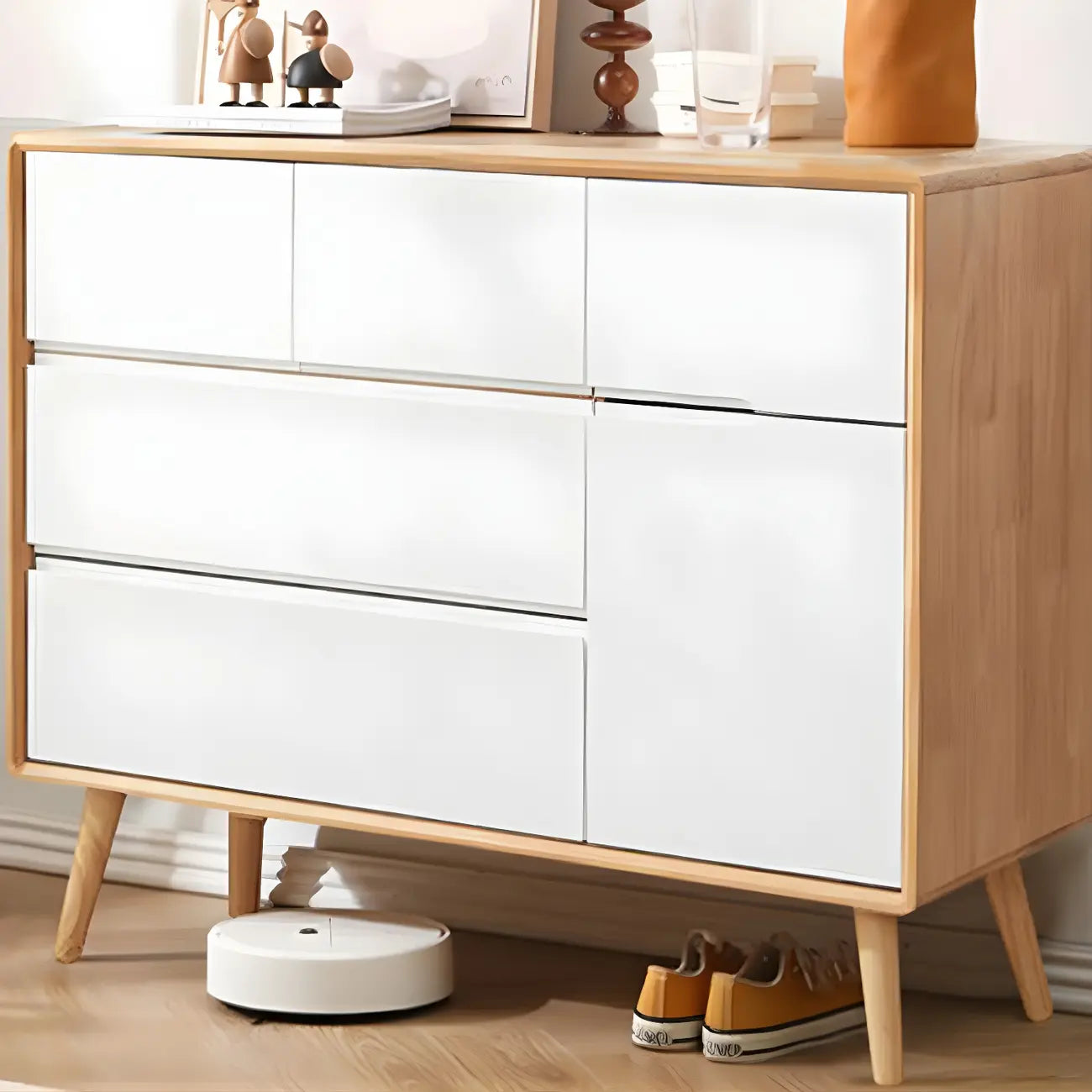 Commode compacte en bois naturel avec armoire et tiroirs