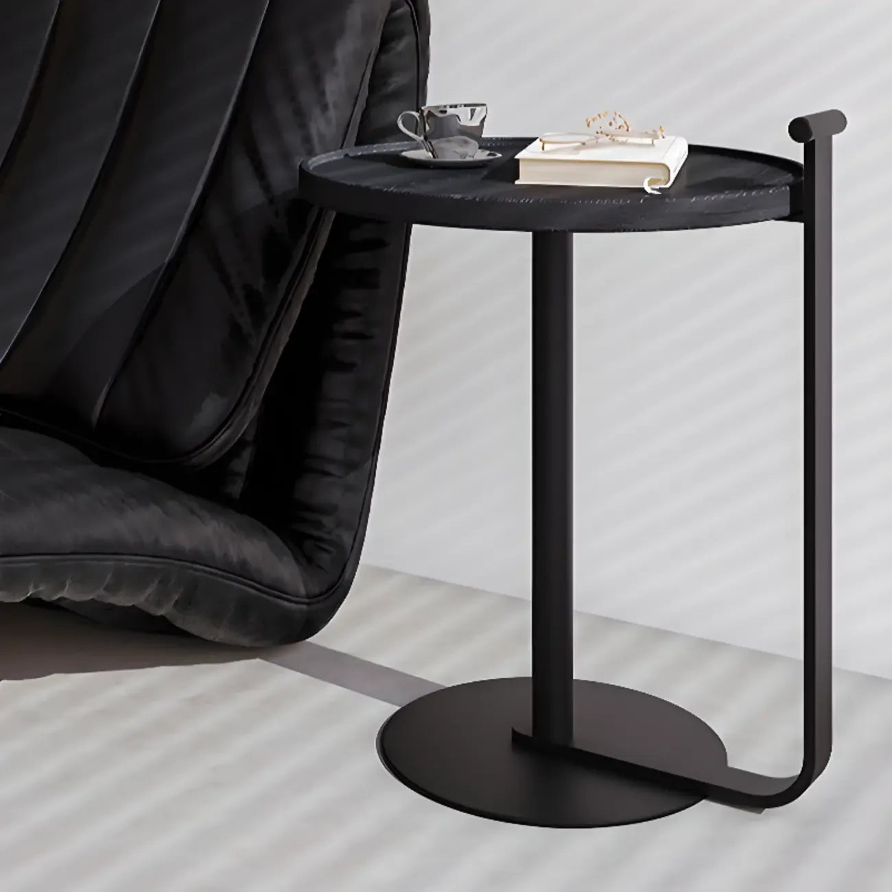 Table basse minimaliste ronde à base en acier pour salon