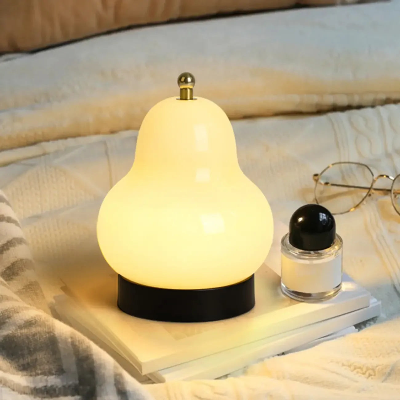 Lampe de chevet mignonne en verre en forme de poire, câblée directement à l'électricité