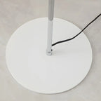 Lampe de table minimaliste géométrique en métal blanc cassé pour chambre à coucher