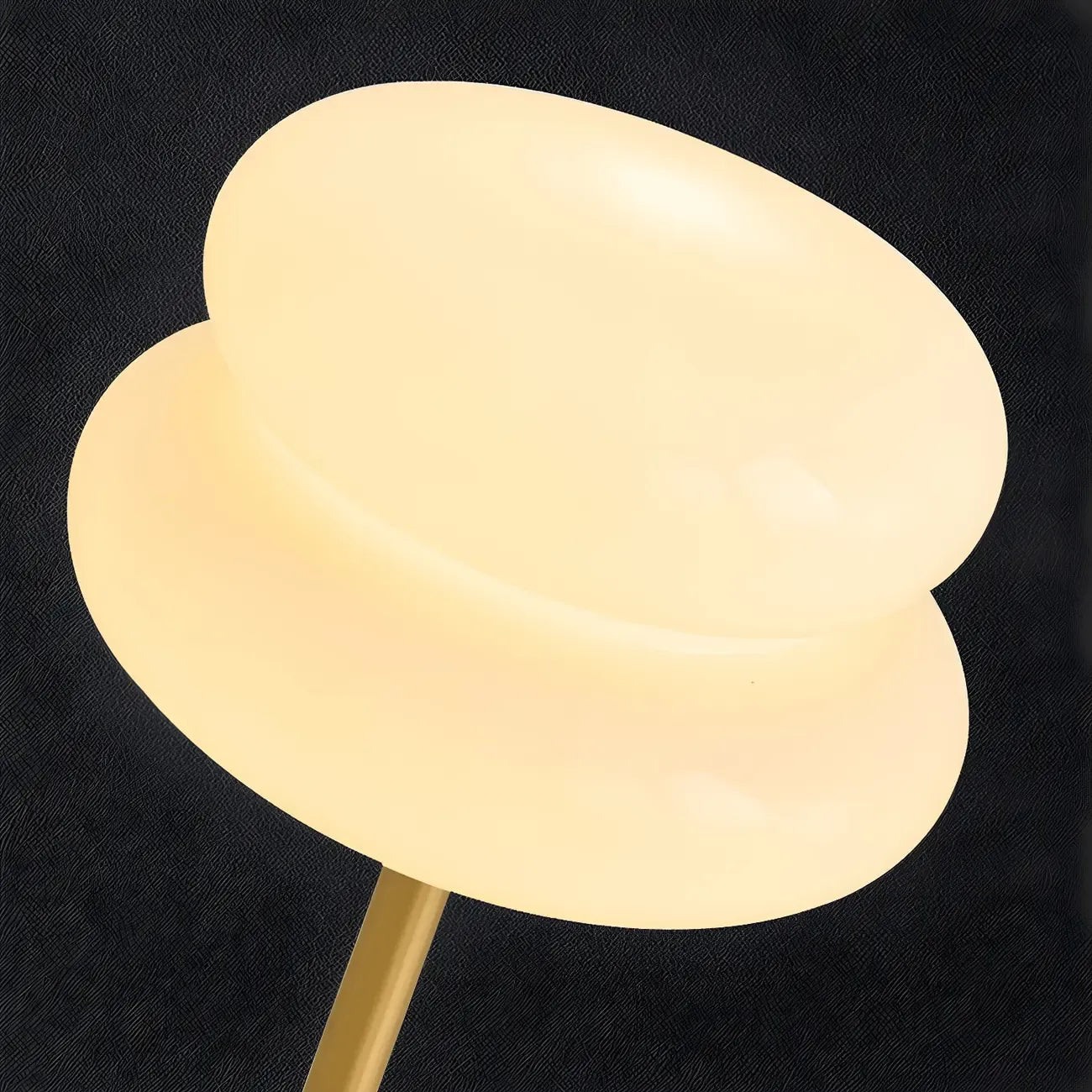 Lampe de table moderne en métal doré, verre et forme géométrique pour chambre à coucher