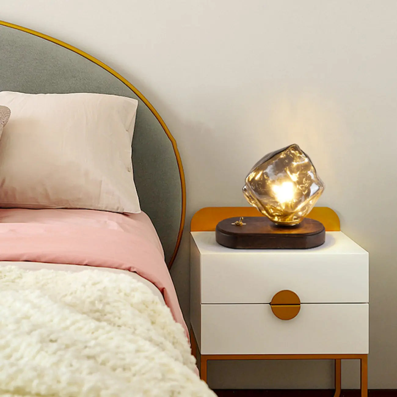 Lampe de table élégante en bois et verre avec pied en verre, à brancher, pour chambre à coucher