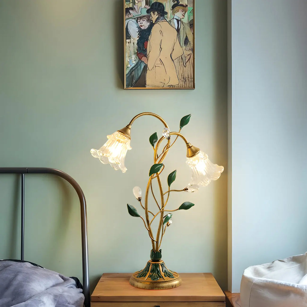 Lampe de table élégante en métal avec abat-jour floral en verre pour usage résidentiel