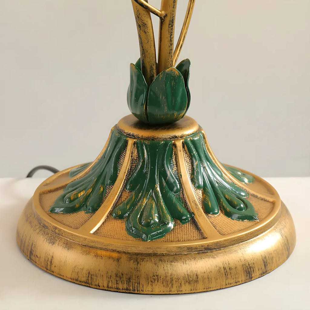 Lampe de table élégante en métal avec abat-jour floral en verre pour usage résidentiel