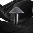 Lampe de table moderne conique en aluminium pour chambre à coucher
