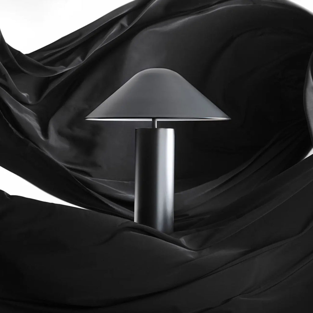 Lampe de table moderne conique en aluminium pour chambre à coucher