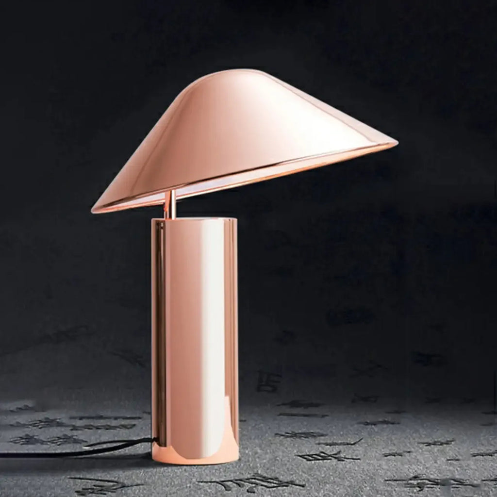 Lampe de table moderne conique en aluminium pour chambre à coucher