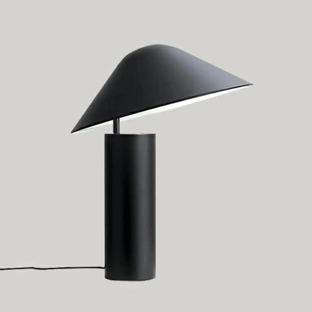Lampe de table moderne conique en aluminium pour chambre à coucher