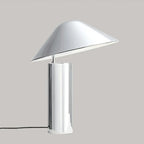Lampe de table moderne conique en aluminium pour chambre à coucher