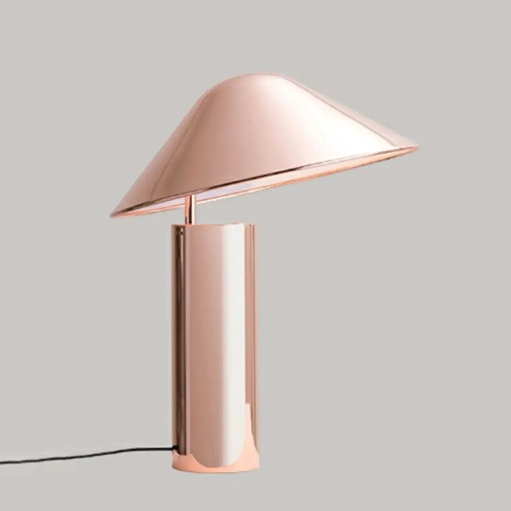 Lampe de table moderne conique en aluminium pour chambre à coucher