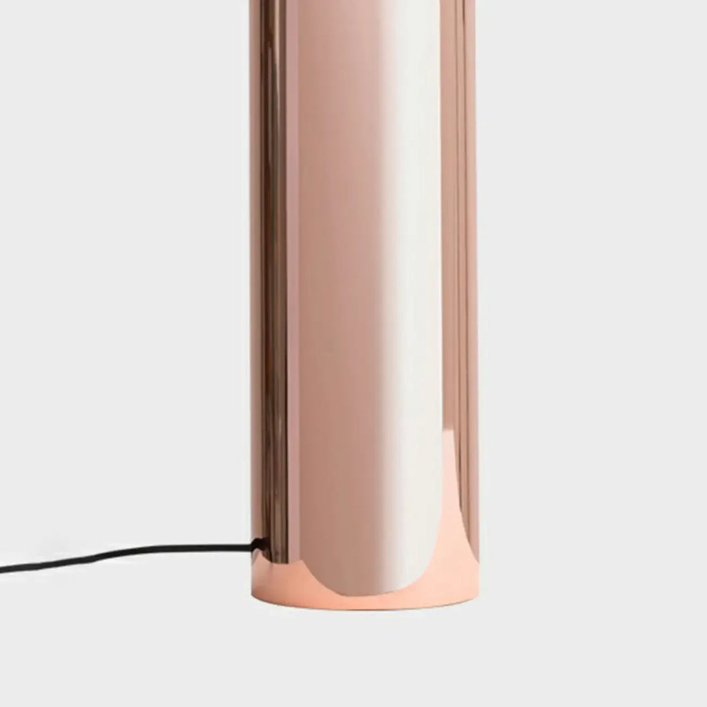 Lampe de table moderne conique en aluminium pour chambre à coucher