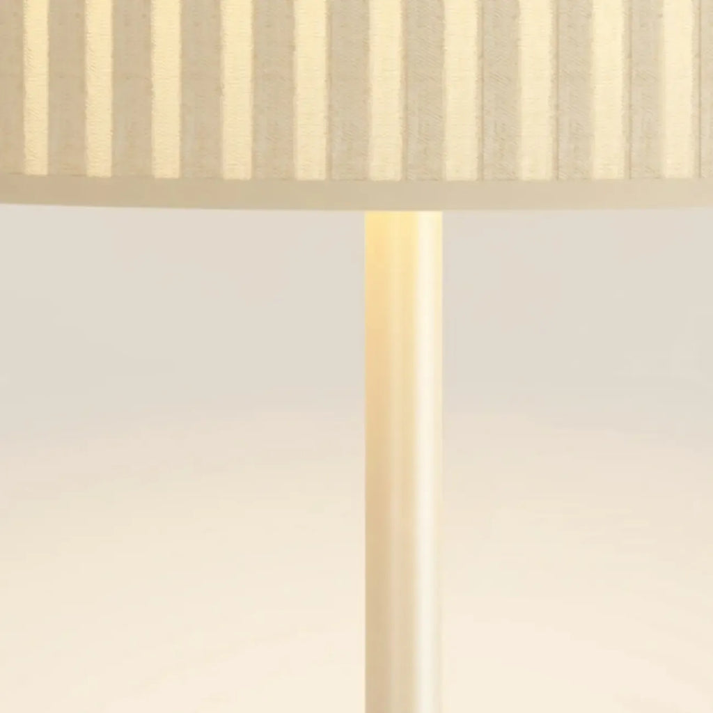 Lampe de table géométrique contemporaine en métal pour la maison