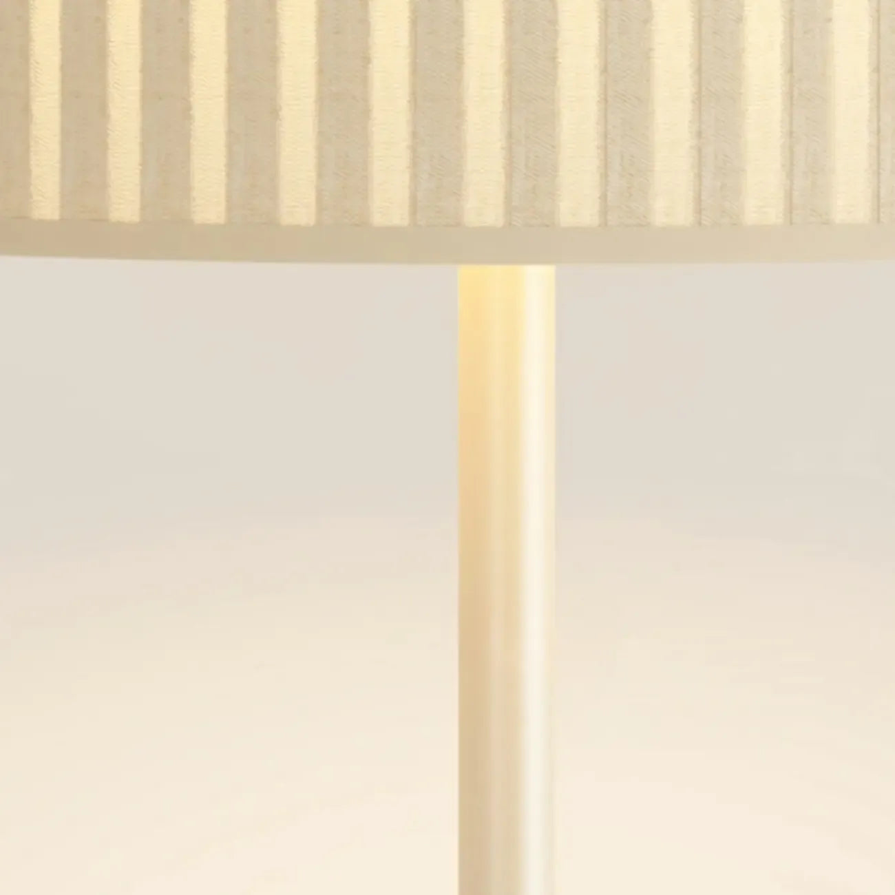 Lampe de table géométrique contemporaine en métal pour la maison