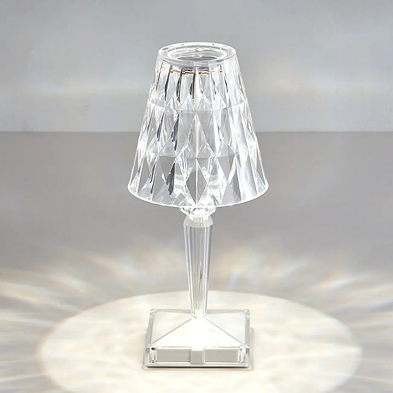 Lampe de table glamour rechargeable en acrylique pour chambre à coucher