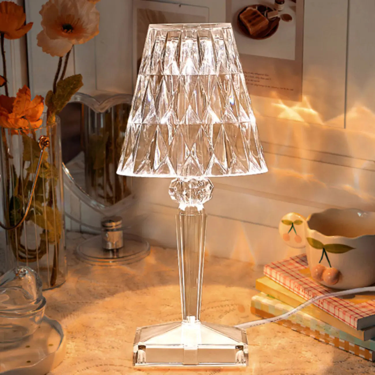 Lampe de table glamour rechargeable en acrylique pour chambre à coucher