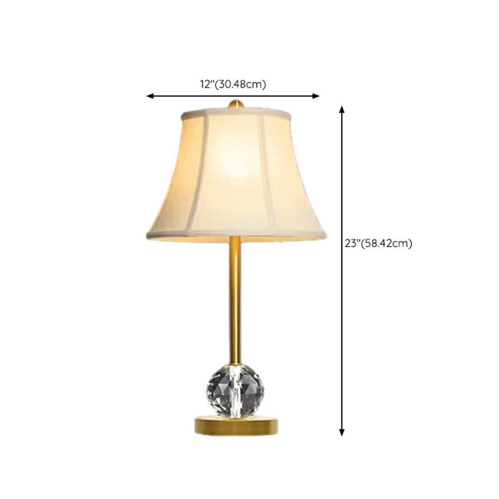 Lampe de table classique blanche à abat-jour géométrique doré pour chambre à coucher