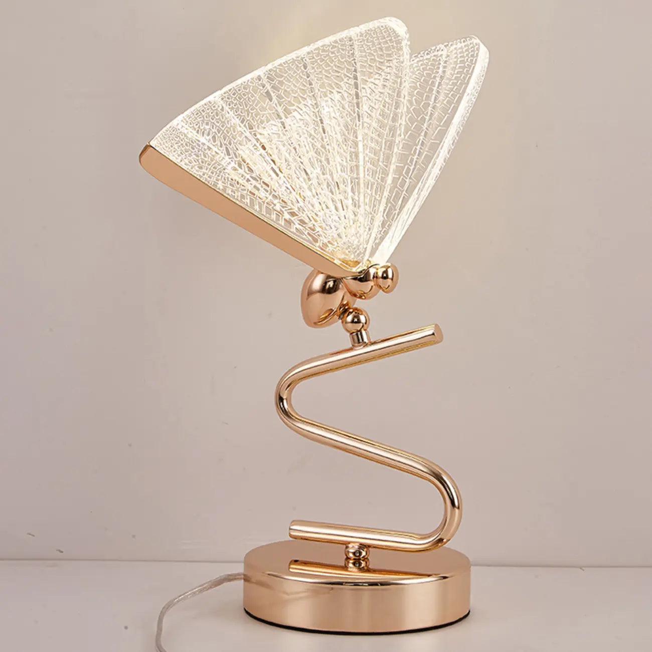 Lampe de table glamour en acrylique doré en forme de papillon