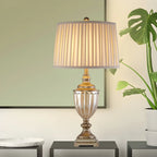 Lampe de table classique géométrique dorée pour usage résidentiel