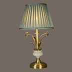Lampe de table géométrique dorée classique à brancher pour chambre