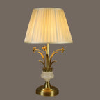 Lampe de table géométrique dorée classique à brancher pour chambre