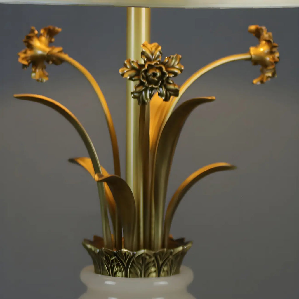 Lampe de table géométrique dorée classique à brancher pour chambre