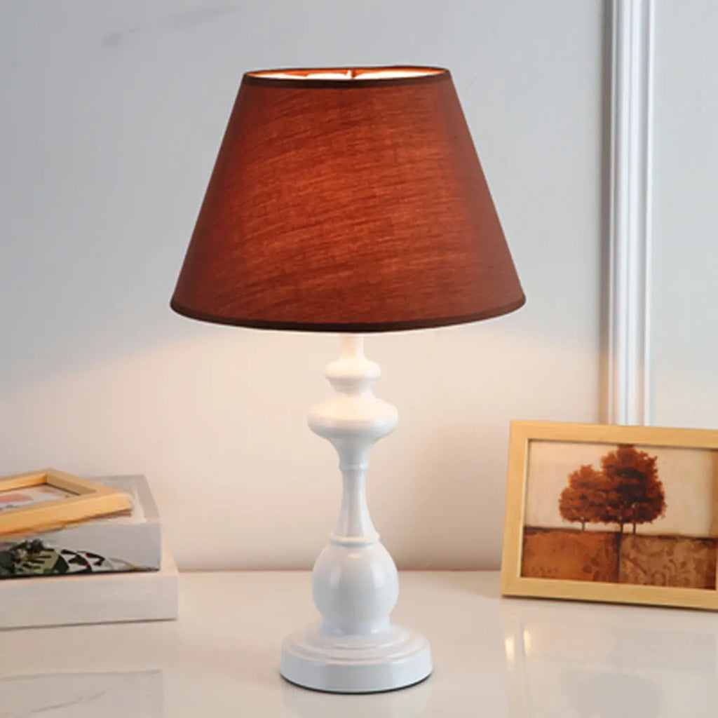 Lampe de table classique en métal, à brancher, pour chambre à coucher