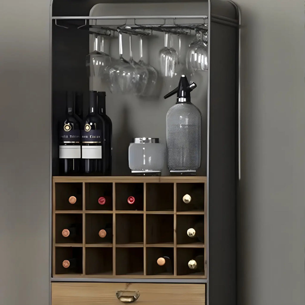 Vitrine industrielle en bois brun avec rangement pour vin