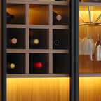 Grande vitrine à vin avec portes vitrées et bois noir
