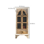 Élégant vaisselier en bois blanc avec portes vitrées cintrées.