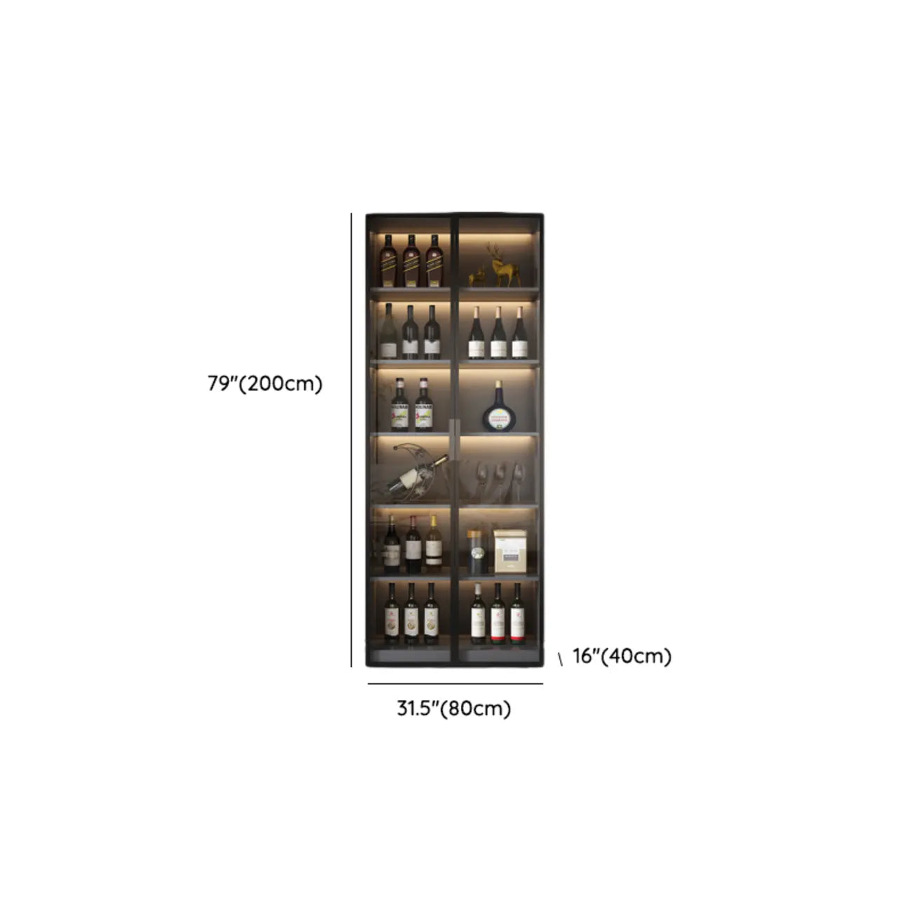 Cave à vin à plusieurs niveaux avec porte vitrée, plancher en bois et éclairage intégré