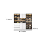 Cave à vin à plusieurs niveaux avec porte vitrée, plancher en bois et éclairage intégré