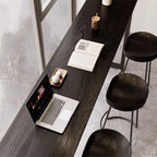 Élégante table de bar longue noire pour la maison et les cafés