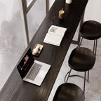 Élégante table de bar longue noire pour la maison et les cafés