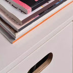 Armoire de rangement compartimentée en bois massif durable avec encoches